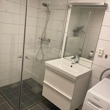 Apartment With Free Parking Near Trail Tromso
