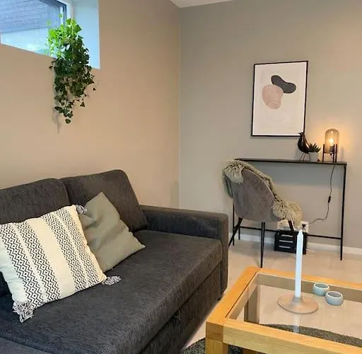 Leilighet With Free Parking Near Trail *