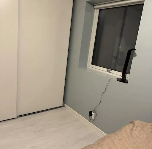 With Free Parking Near Trail Appartement